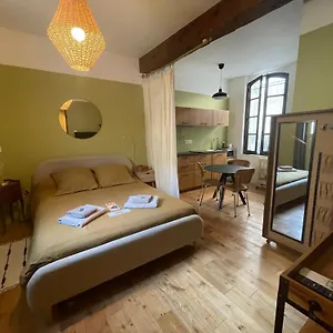 https://studio-de-charme-a-la-roquette.fr-provencehotel.com